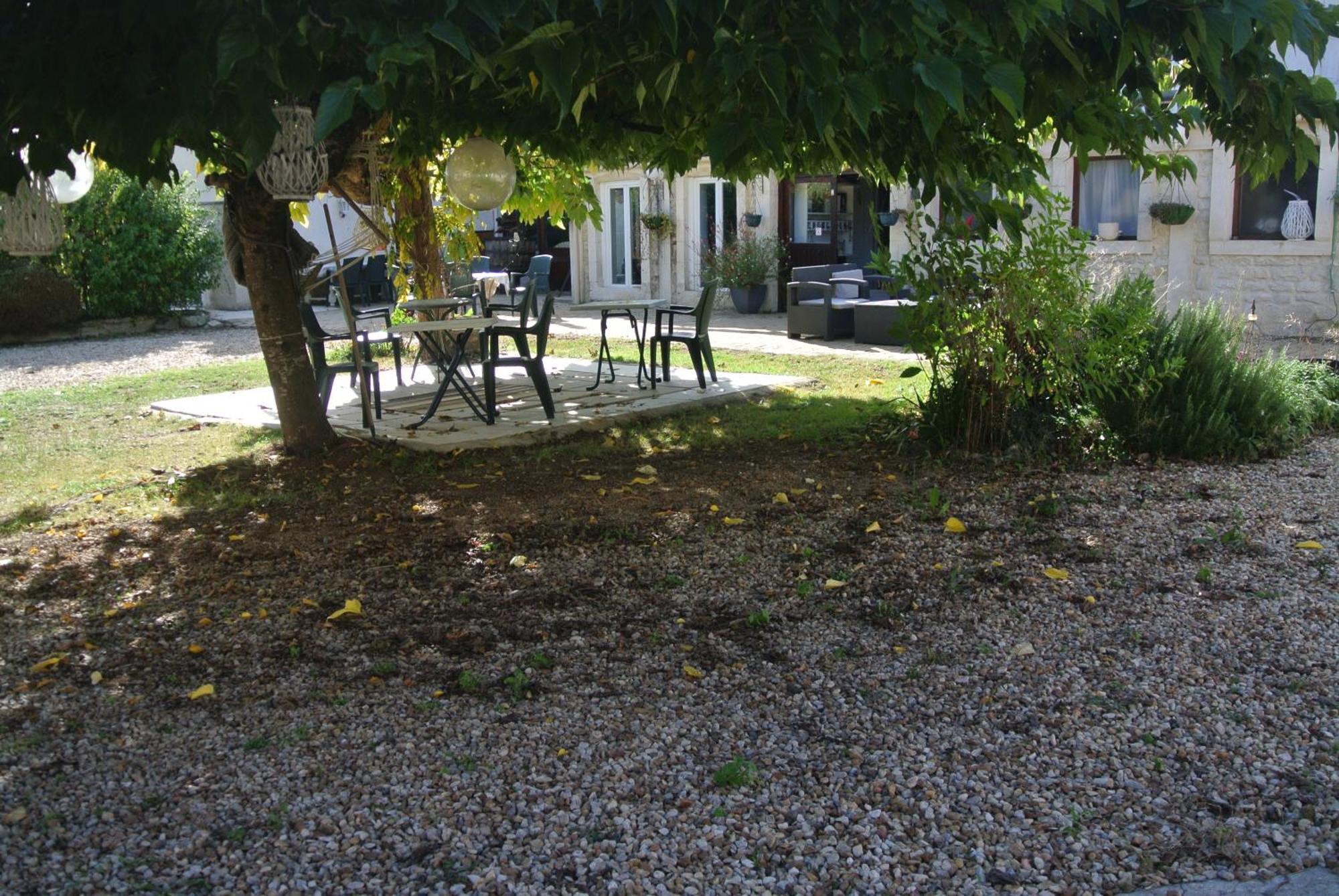 Hotel Karina Jarnac Extérieur photo